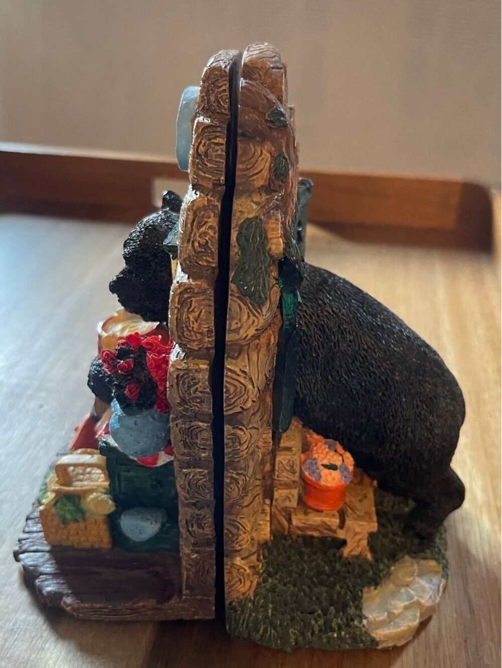 1994 Figi Graphics Resin Decorative Black Bear Themed Bookends with Rustic Cabin